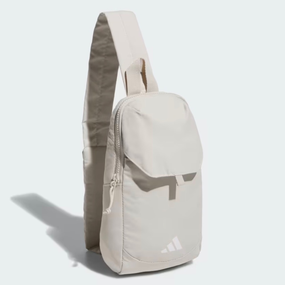 ESSENTIALS 3 SLING BAG